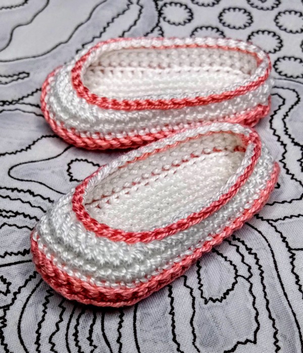 Lightweight Slippers with Flip Flop Soles Crochet pattern by Jess Coppom  Make & Do Crew | LoveCrafts