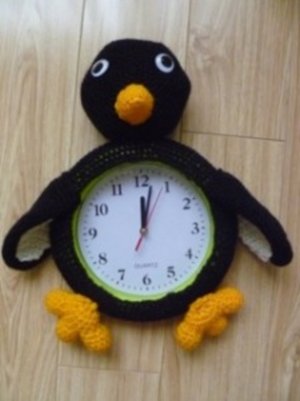 Penguin Clock Free Pattern