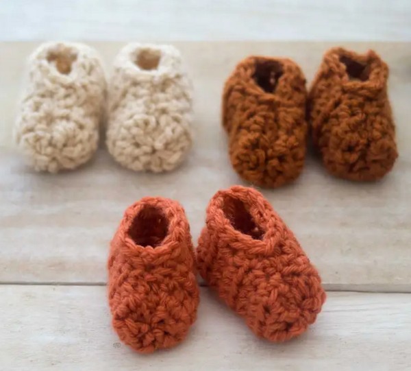 Super Easy Baby Booties To Crocheting