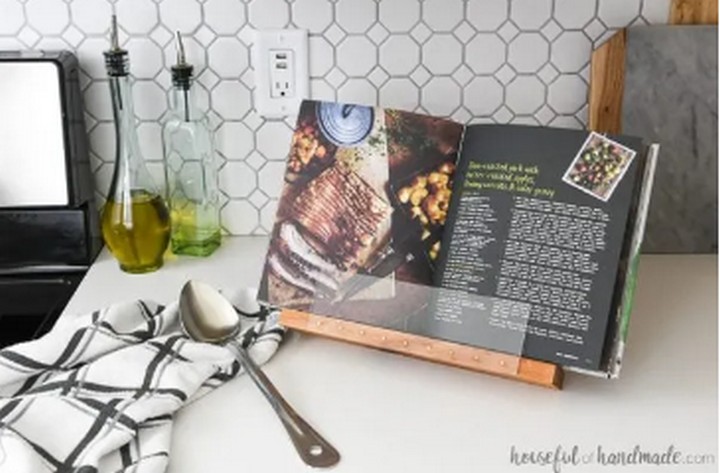 Easy to Build DIY Cookbook Stand
